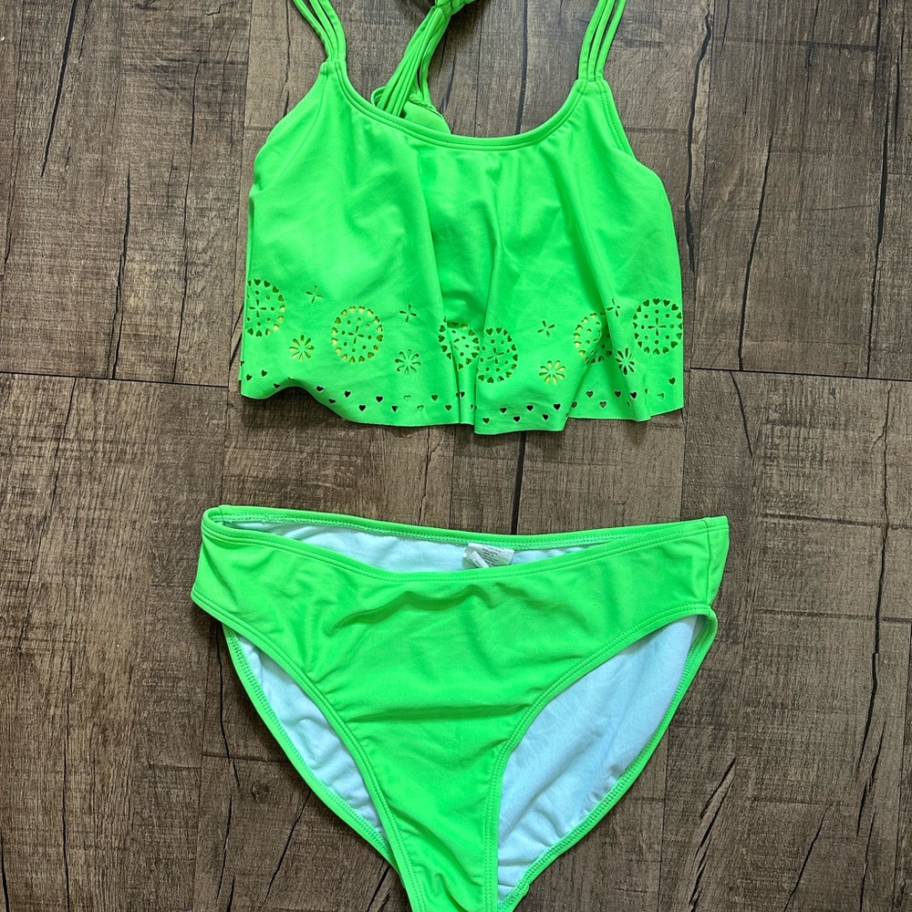 Freestyle Girls Flounce Laser Cut Madallion Bikini Swimsuit Green - Picture 2 of 4